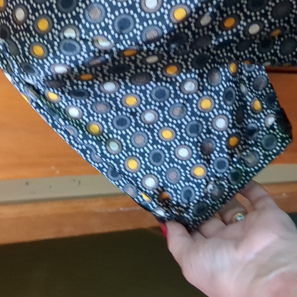 POINT ZERO* by Nicole Benisti satin ruched button front puff sleeve collared top - Picture 3 of 11